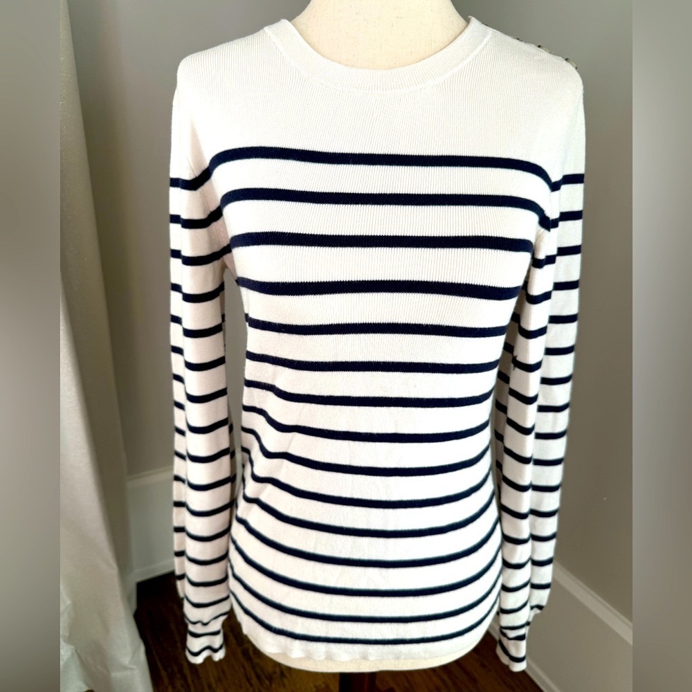 NEW NVR WORN ANN TAYLOR LITE SWEATER BLOUSE! STYLISH IVORY W/NAVY BLUE STRIPES!